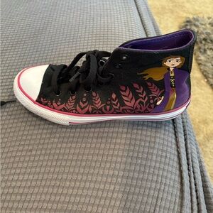 Kids frozen size 3 converse